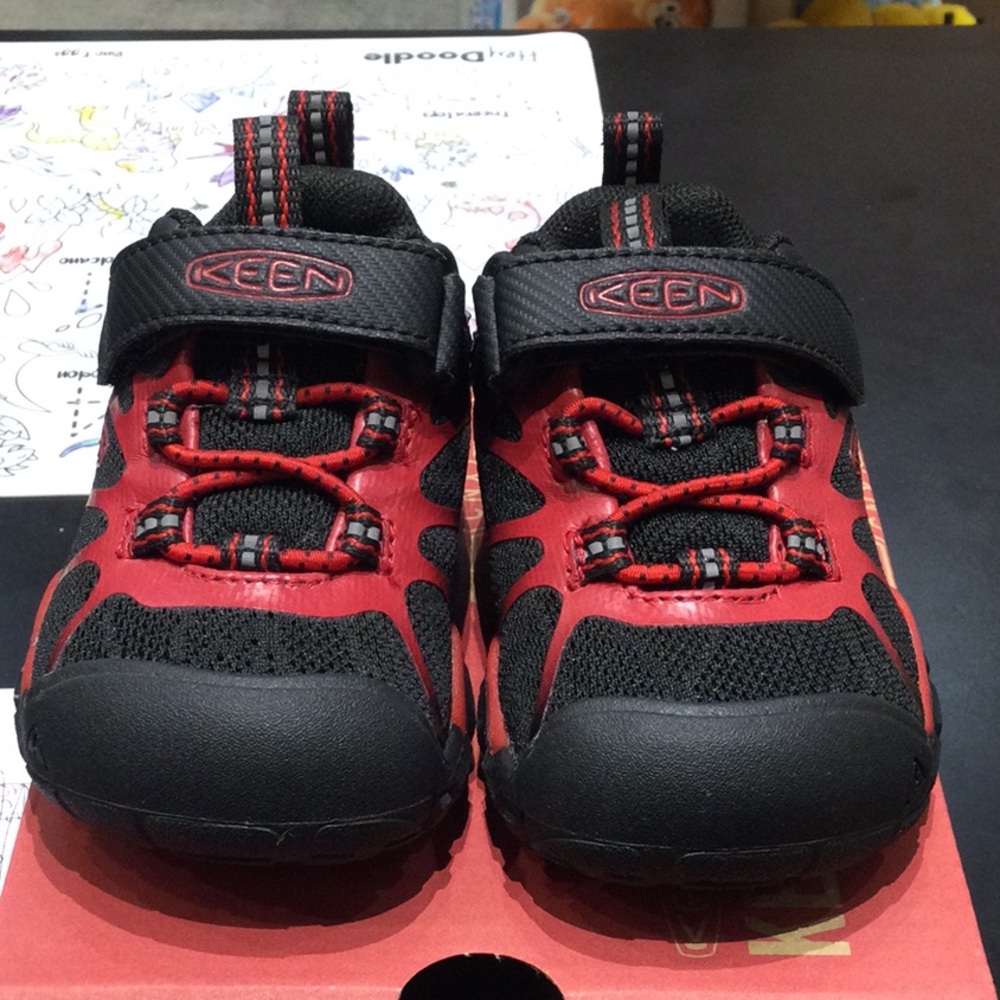 Keen CNX Black/Red